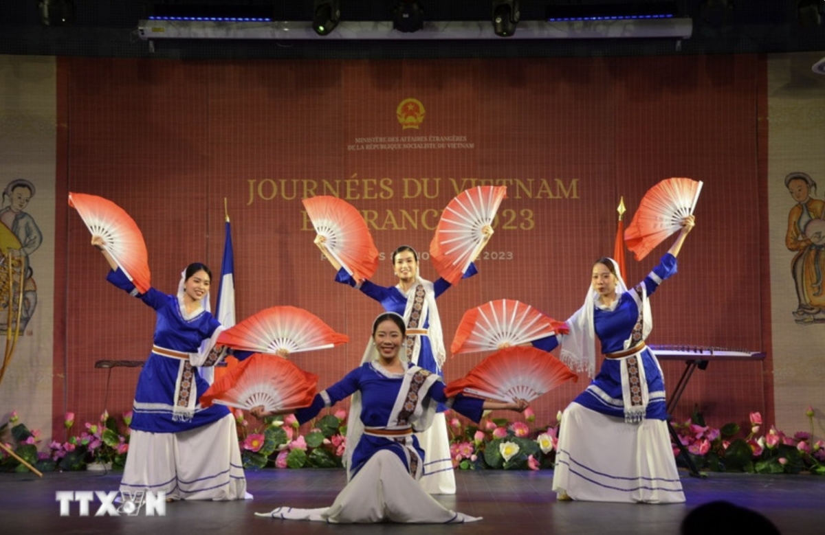 “Spring Colours” programme presents Vietnamese culture in France